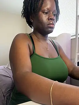 ladiosa selene online show from 12.04.25