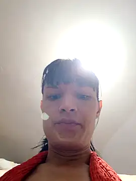 Snapshot of PaulinaLondra2 chatting on 11.26.25 PaulinaLondra2 online show from 11.26.25