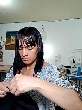 Snapshot of PaulinaLondra2 chatting on 11.27.25 PaulinaLondra2 online show from 11.27.25