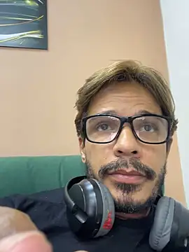 Snapshot of Antoniobiague chatting on 03.13.26 Antoniobiague online show from 03.13.26