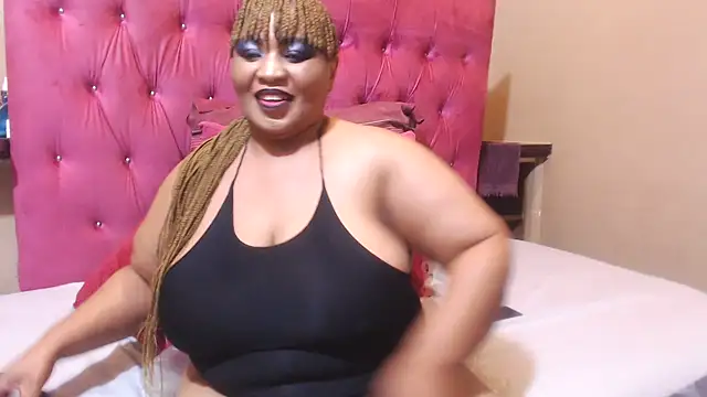 Snapshot of HUGE_BUSTY_EBONY chatting on 03.15.26 HUGE BUSTY EBONY online show from 03.15.26