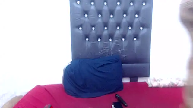 Snapshot of AUGUSTBLOOMxx chatting on 02.18.26 AUGUSTBLOOMxx online show from 02.18.26