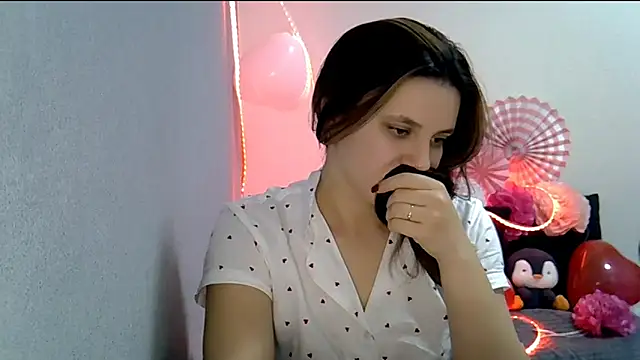 KiraHoney online show from 02.14.26