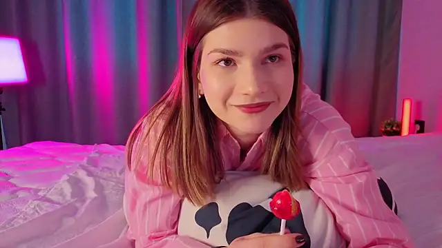 Snapshot of WilmaJohnson chatting on 02.16.26 WilmaJohnson online show from 02.16.26