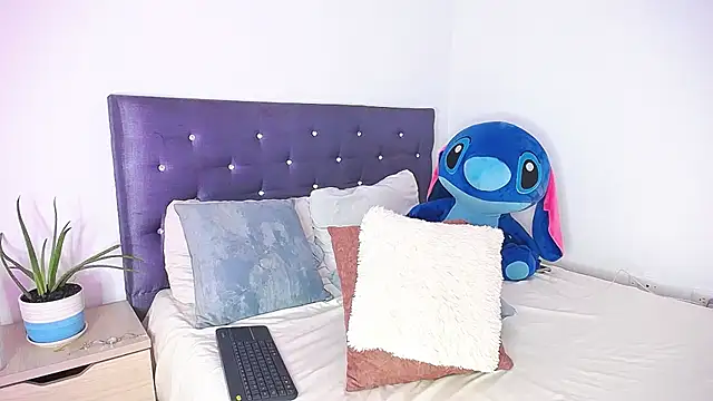 BryanaSmiths online show from 12.17.25