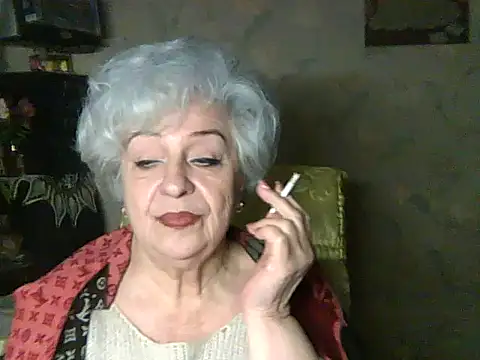 Snapshot of ValeriaKroww chatting on 04.29.26 ValeriaKroww online show from 04.29.26
