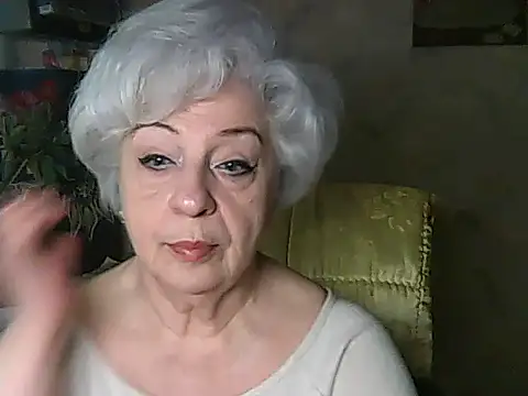 Snapshot of ValeriaKroww chatting on 05.04.26 ValeriaKroww online show from 05.04.26