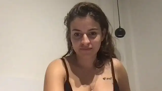 Snapshot of pia_couple chatting on 11.05.25 pia couple online show from 11.05.25