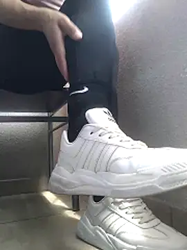 Snapshot of Xeena_ chatting on 11.14.25 Xeena online show from 11.14.25