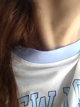 Snapshot of Xeena_ chatting on 11.25.25 Xeena online show from 11.25.25