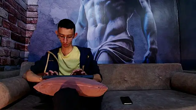 ZyroNight online show from 12.17.25