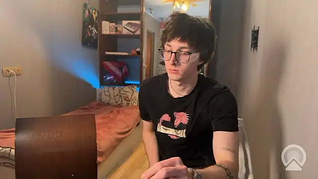 Snapshot of t_files_x chatting on 01.18.26 t files x online show from 01.18.26