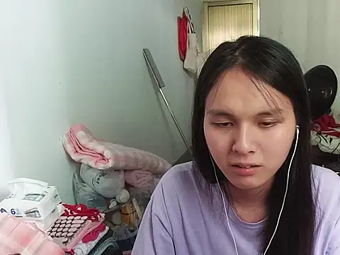 Snapshot of RebelAura chatting on 06.29.26 RebelAura online show from 06.29.26
