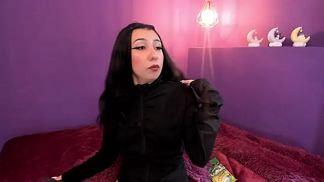 Snapshot of Isabella_Crofts chatting on 02.26.26 Isabella Crofts online show from 02.26.26