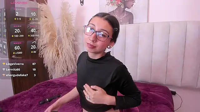 Isabella Crofts online show from 03.21.26