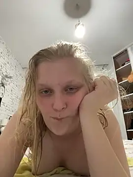 Snapshot of hotgoodgirll chatting on 12.01.25 hotgoodgirll online show from 12.01.25