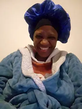 Snapshot of Mommy_Sienna chatting on 04.25.26 Mommy Sienna online show from 04.25.26