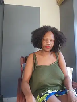 Snapshot of Mommy_Sienna chatting on 05.30.26 Mommy Sienna online show from 05.30.26