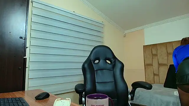 Snapshot of BeatrizSchmidt chatting on 11.16.25 BeatrizSchmidt online show from 11.16.25