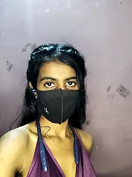 Snapshot of Thaper_Meera2 chatting on 04.28.26 Thaper Meera2 online show from 04.28.26