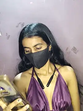Snapshot of Thaper_Meera2 chatting on 05.17.26 Thaper Meera2 online show from 05.17.26