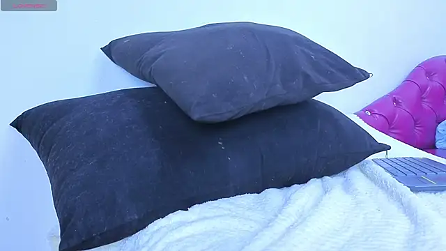 Julieta horney online show from 11.06.25