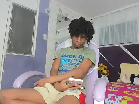 Snapshot of Santy_bigcock_01 chatting on 11.26.25 Santy bigcock 01 online show from 11.26.25