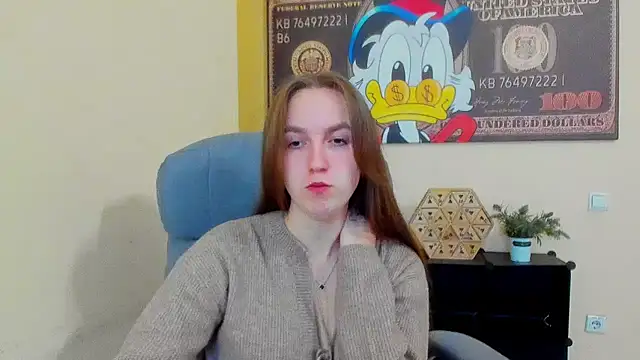 Snapshot of Nesie-Stoun chatting on 11.13.25 Nesie-Stoun online show from 11.13.25