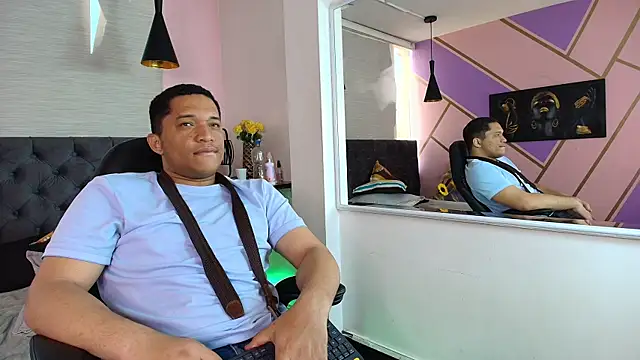 Snapshot of Kai_santos_ chatting on 11.08.25 Kai santos online show from 11.08.25