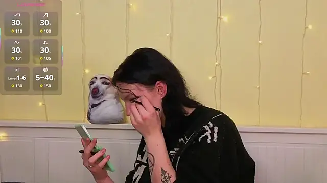 LatinaHuguenin online show from 01.13.26