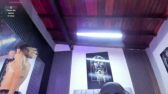 Caitlyn-Joness  online show from 04.01.26