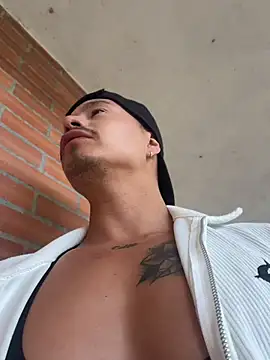 Snapshot of RaySullivan chatting on 04.08.26 RaySullivan online show from 04.08.26