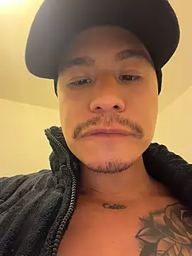 Snapshot of RaySullivan chatting on 04.16.26 RaySullivan online show from 04.16.26