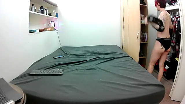 Snapshot of Empress_Lilith chatting on 04.11.26 Empress Lilith online show from 04.11.26