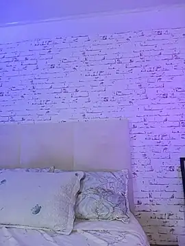 April Kay online show from 11.27.25