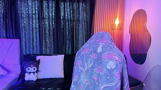 Snapshot of ravencollen chatting on 02.11.26 ravencollen online show from 02.11.26