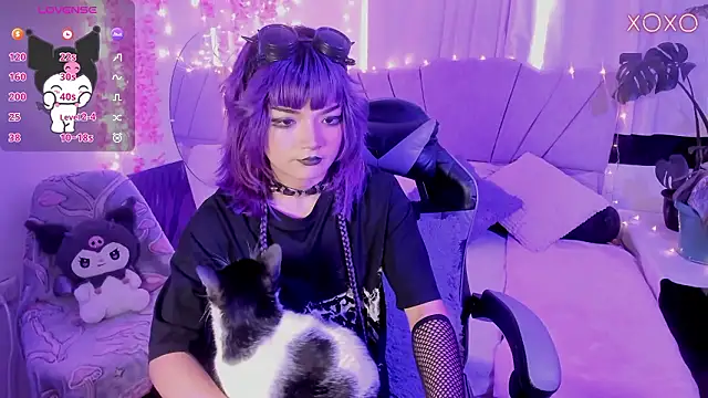 Snapshot of ravencollen chatting on 02.27.26 ravencollen online show from 02.27.26