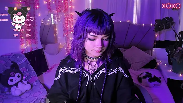 Snapshot of ravencollen chatting on 02.28.26 ravencollen online show from 02.28.26