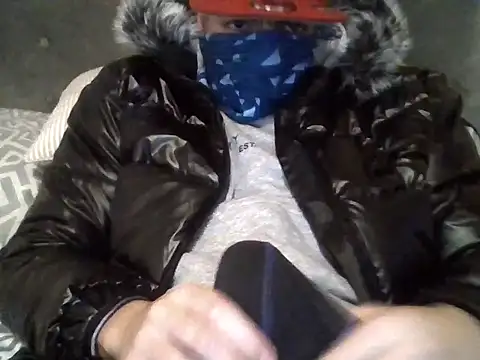 Snapshot of peluche374 chatting on 04.16.26 peluche374 online show from 04.16.26