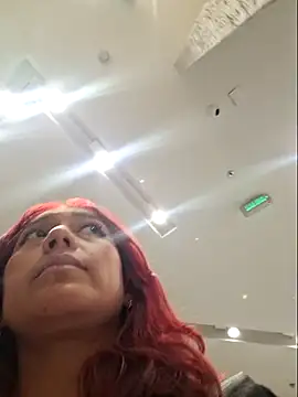 Snapshot of Eveelyn25xx chatting on 11.08.25 Eveelyn25xx online show from 11.08.25