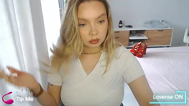 PolinaXXXXJones online show from 04.30.26