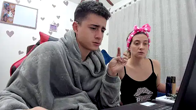 Snapshot of minervaystiven chatting on 03.17.26 minervaystiven online show from 03.17.26