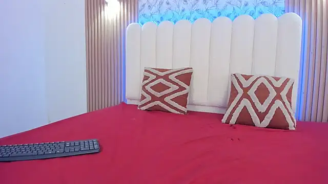Snapshot of samiraa_haalem chatting on 06.16.26 samiraa haalem online show from 06.16.26