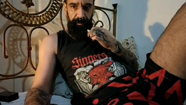 Snapshot of Cloudmanson chatting on 11.05.25 Cloudmanson online show from 11.05.25