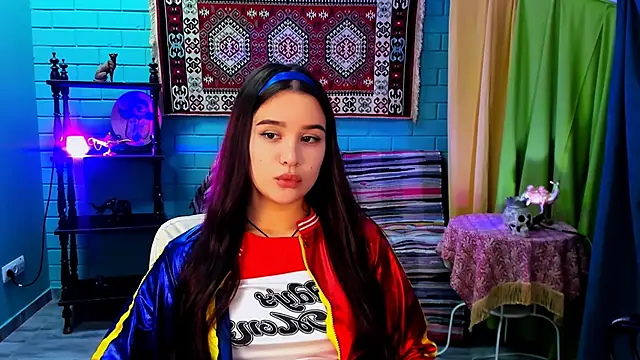 AnnaGarcias  online show from 11.25.25