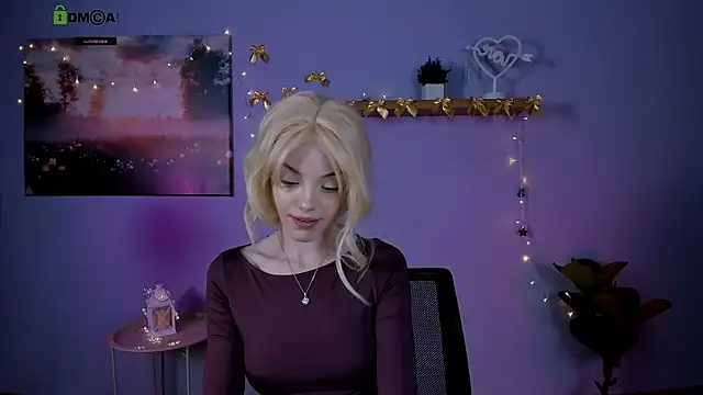 mia starrr  online show from 12.22.25