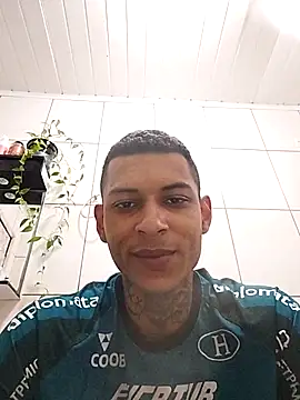 Snapshot of oPretin013 chatting on 11.07.25 oPretin013 online show from 11.07.25