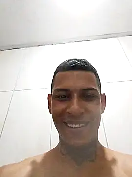 Snapshot of oPretin013 chatting on 11.10.25 oPretin013 online show from 11.10.25