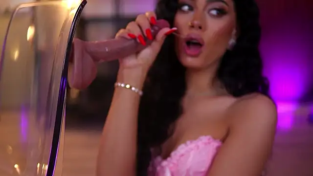 RavennaDArcy online show from 02.25.26