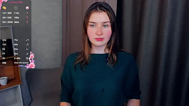 Snapshot of JosieNadile chatting on 11.06.25 JosieNadile online show from 11.06.25